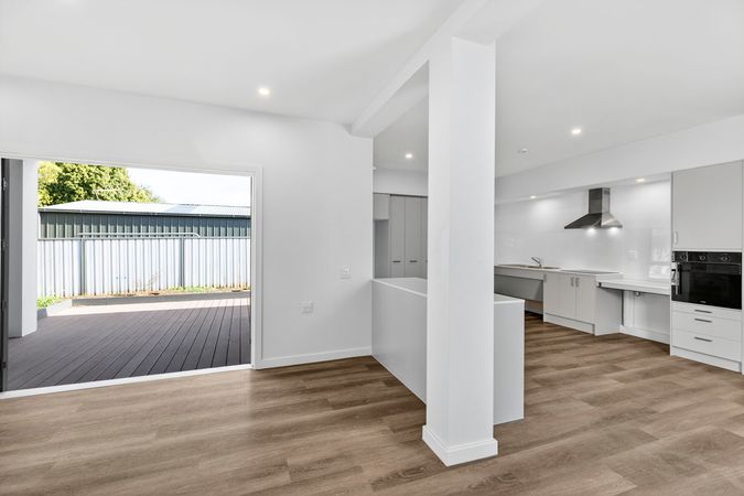 Spacious and contemporary SDA, ideally located in Delacombe! — Home image 5