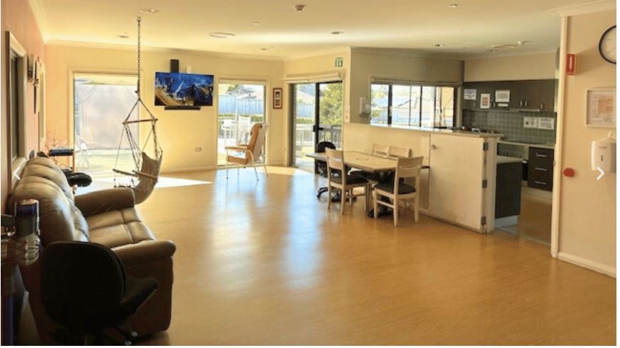 Hornsby – shared 5-bedroom all female home — Home image 2