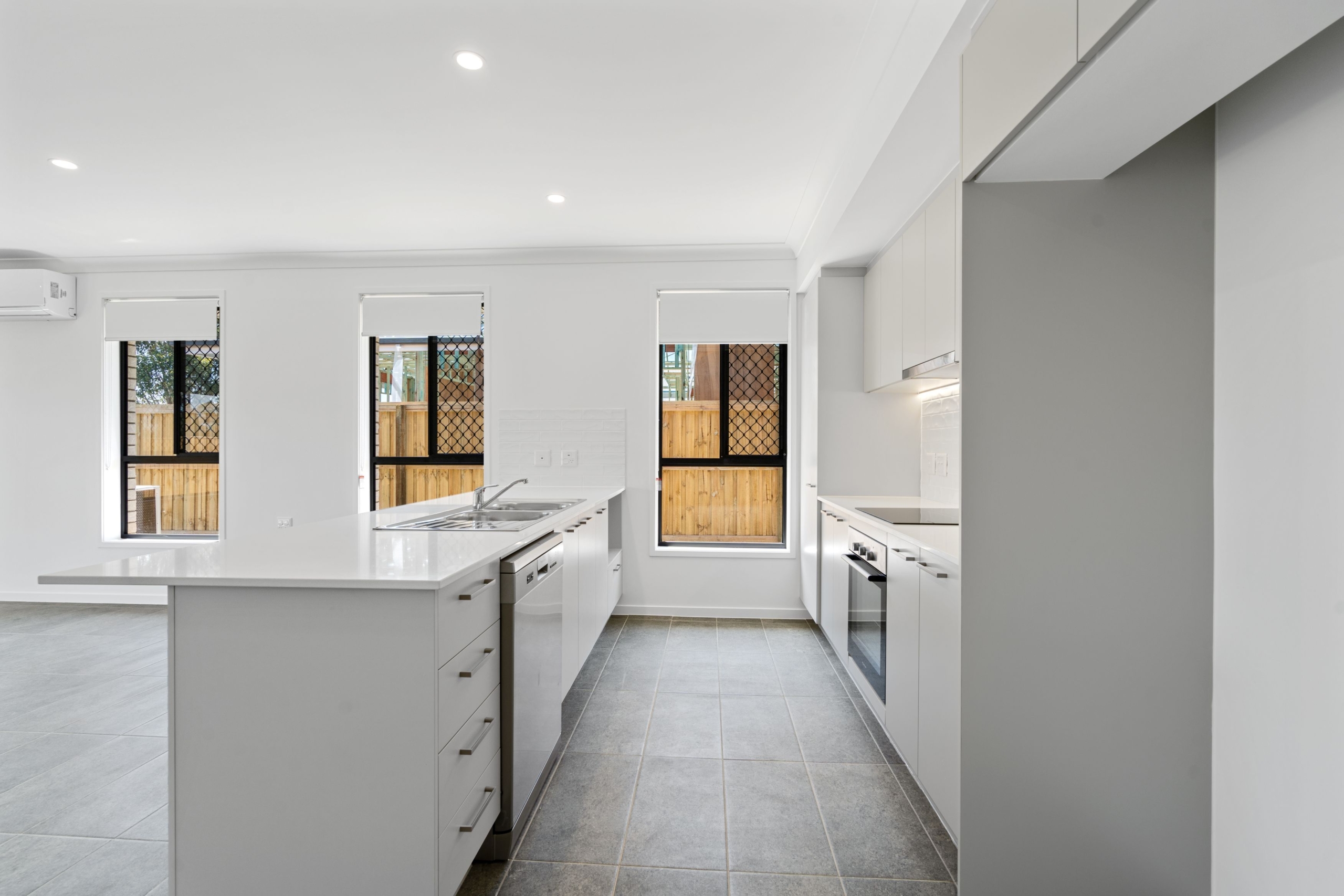 Gleneagle, Beaudesert Qld - Improved Livability House — Home image 3
