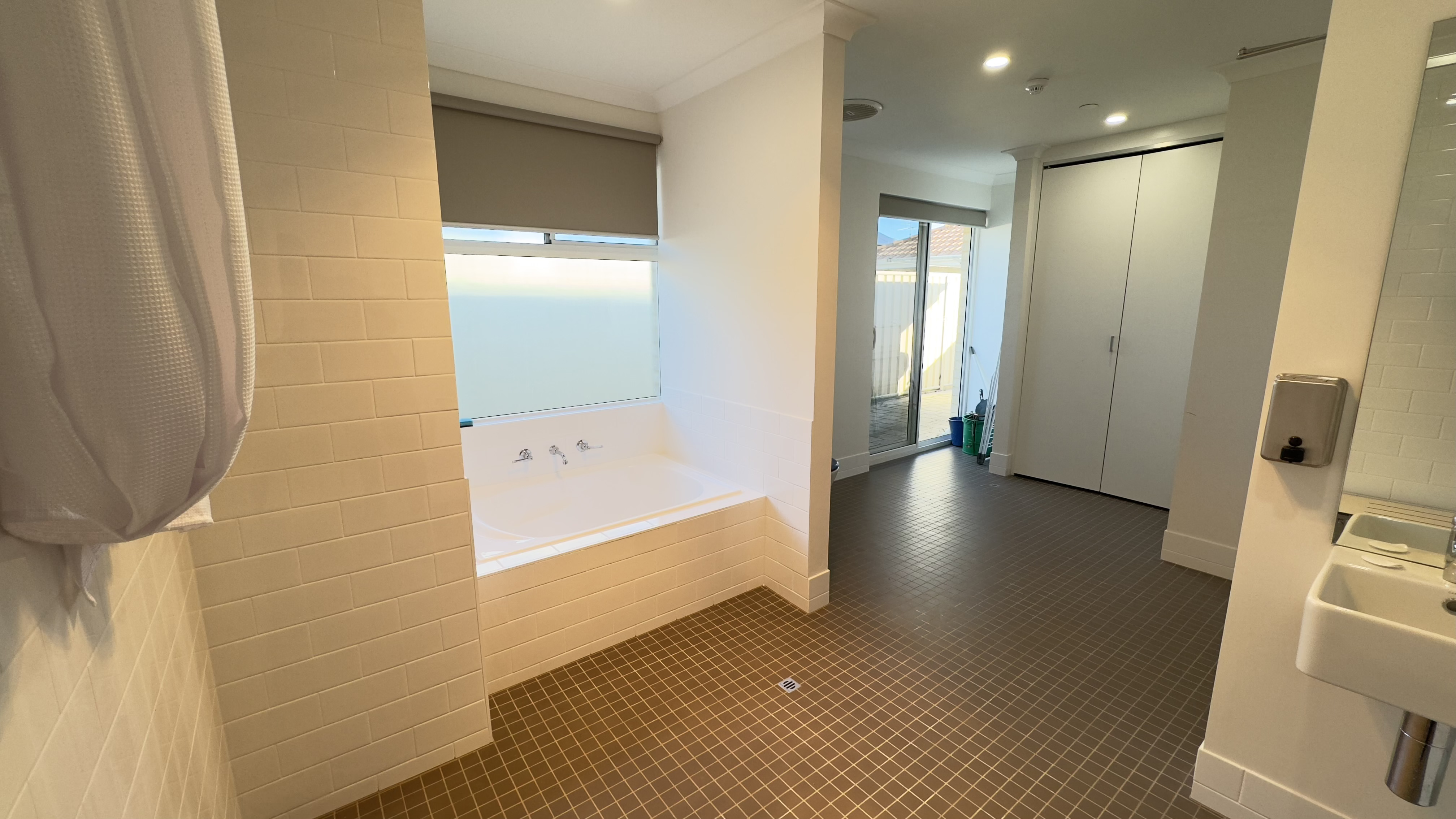 Fully Accessible SIL Home in Mandurah for STA/Respite, MTA, Longterm — Home image 21