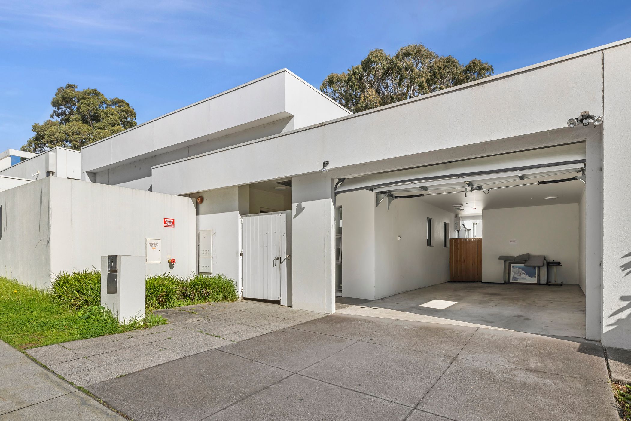 Delightfully welcoming HPS home located in Kew — Home image 3
