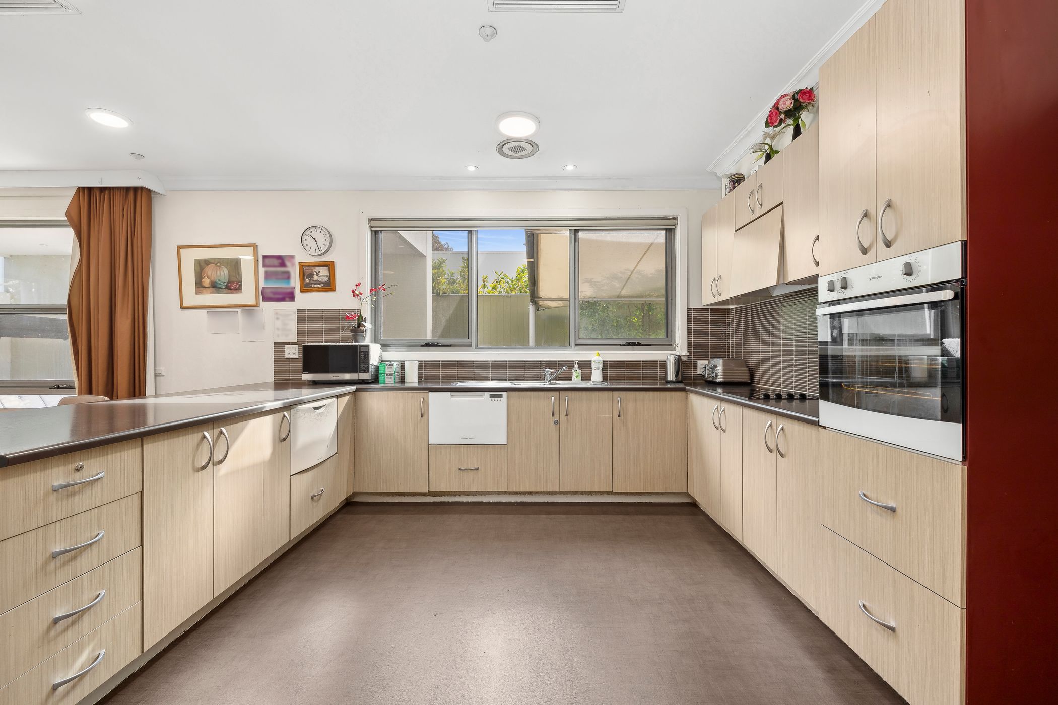 Delightfully welcoming HPS home located in Kew — Home image 4