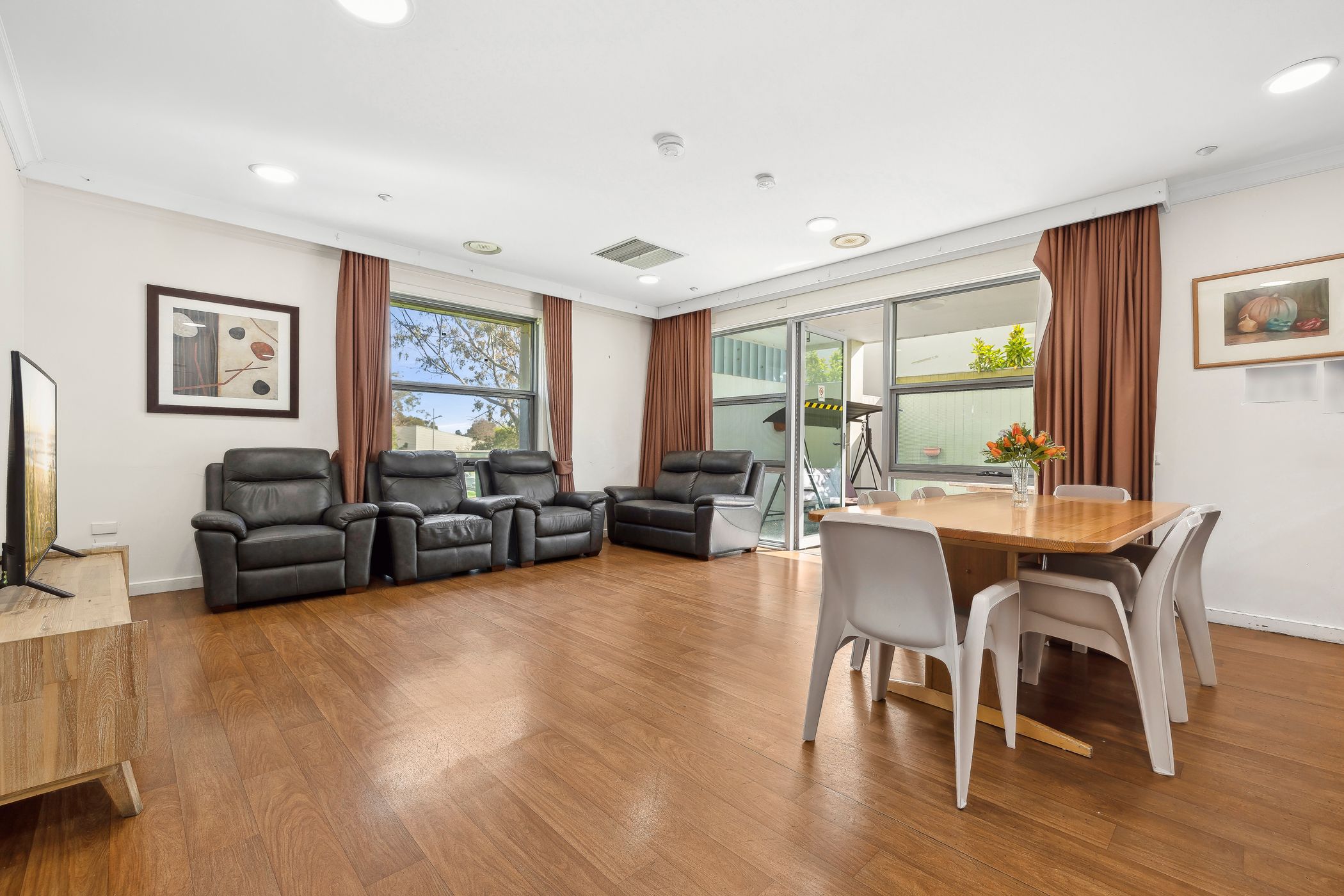 Delightfully welcoming HPS home located in Kew — Home image 7