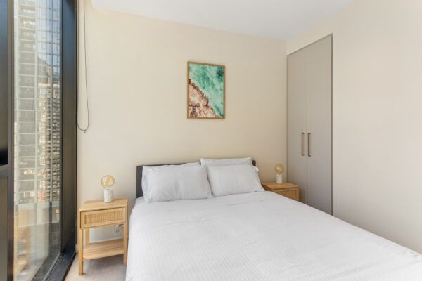 High-Rise Elegant 1-Bed — Home image 3