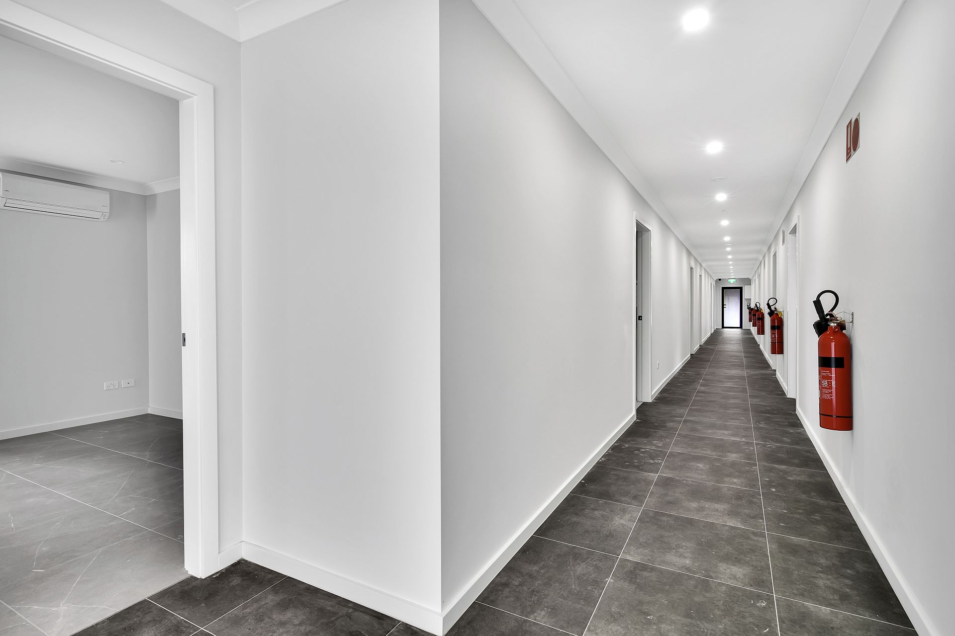 Brand new, self contained studios with private courtyard! — Home image 9