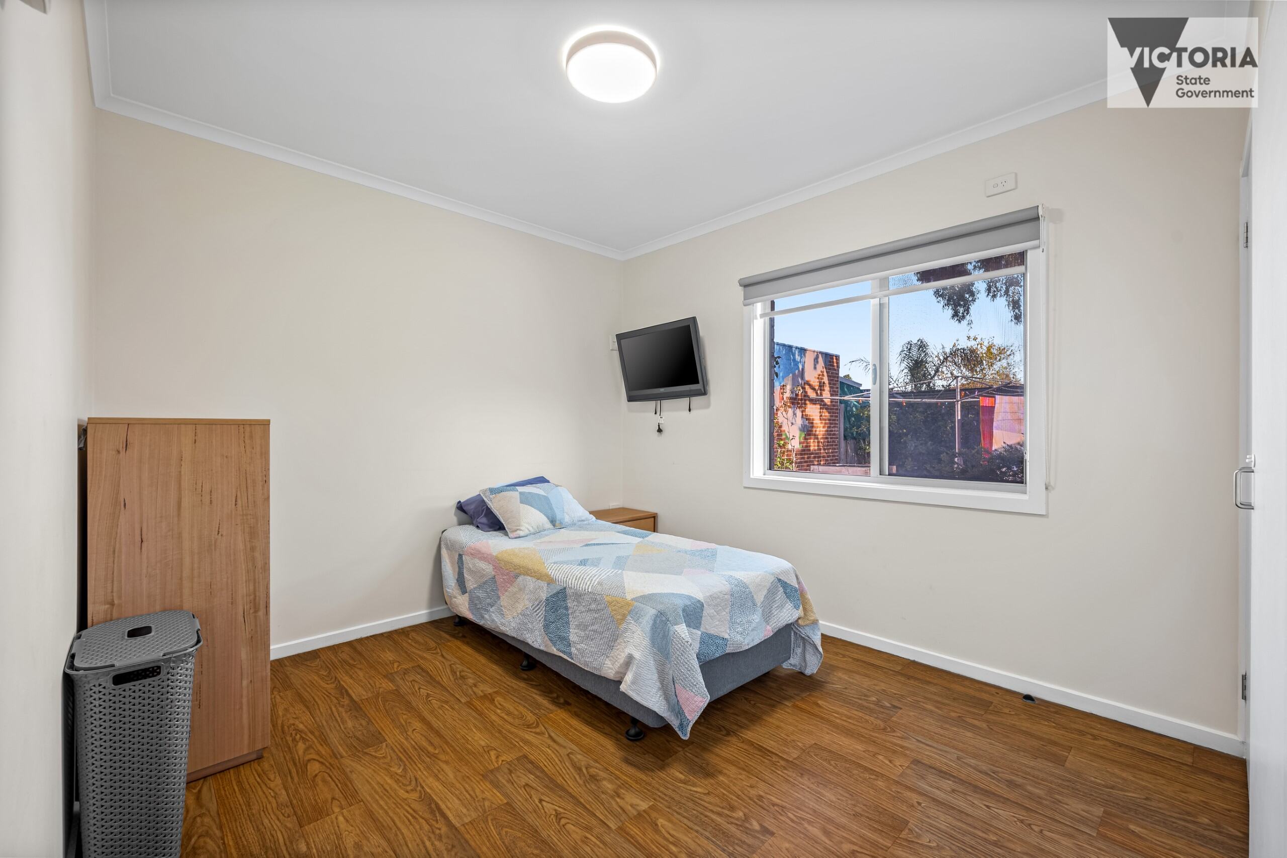 Enjoy the diverse community with close access to the city, airport and more! — Home image 10