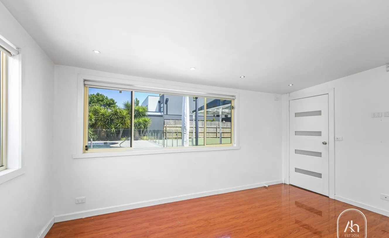 Luxurious Accessible SIL Home in Glen Huntly — Home image 6