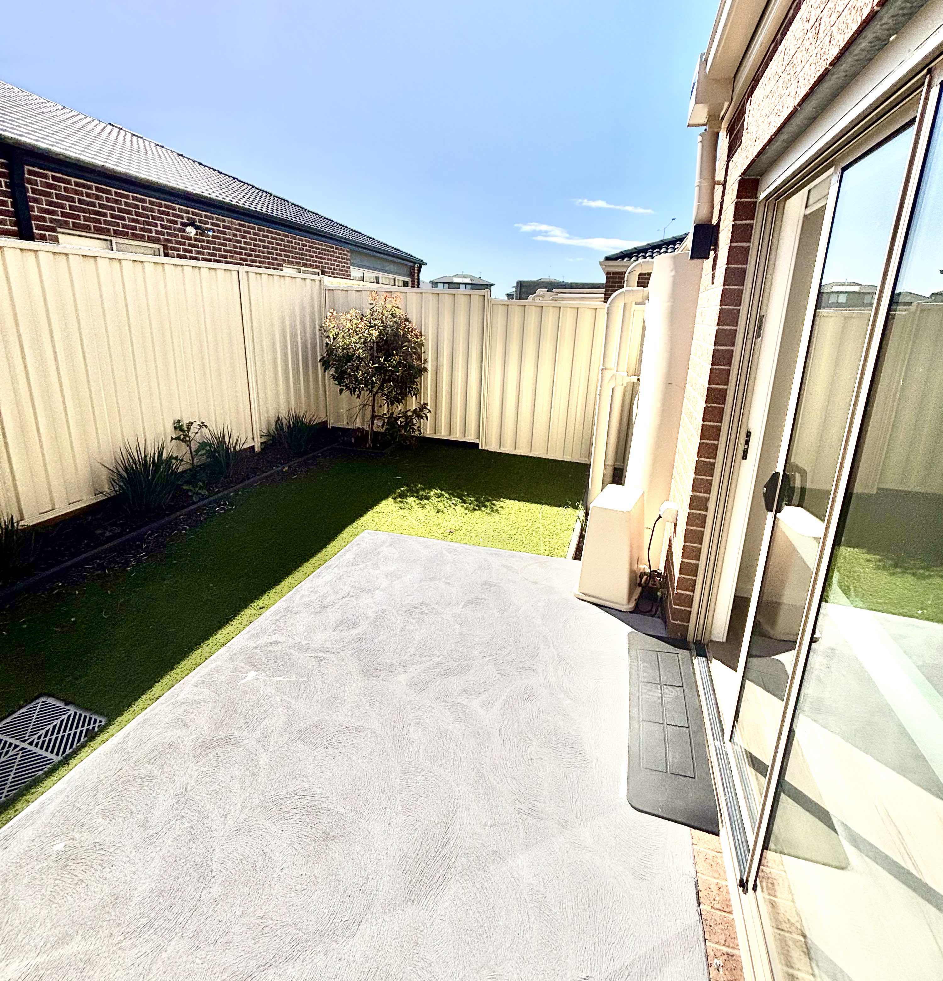 Robust Single Occupancy SDA Townhouse in Pakenham, Accessible, Private & Modern — Home image 9