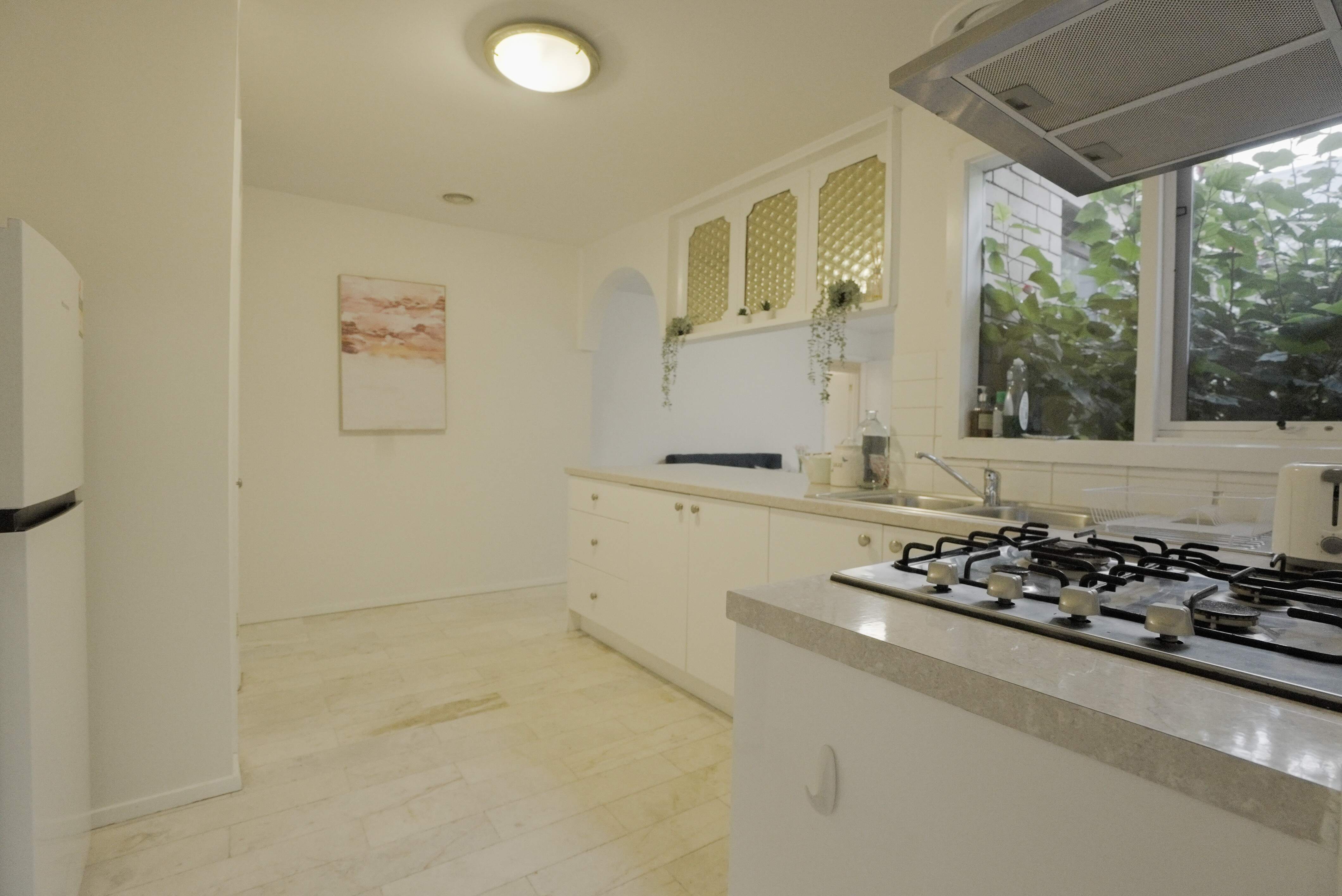 MTA/ SIL - BRIGHTON - 700 meters from Beach - 1 Vacancy Available (1:3 SIL) — Home image 2