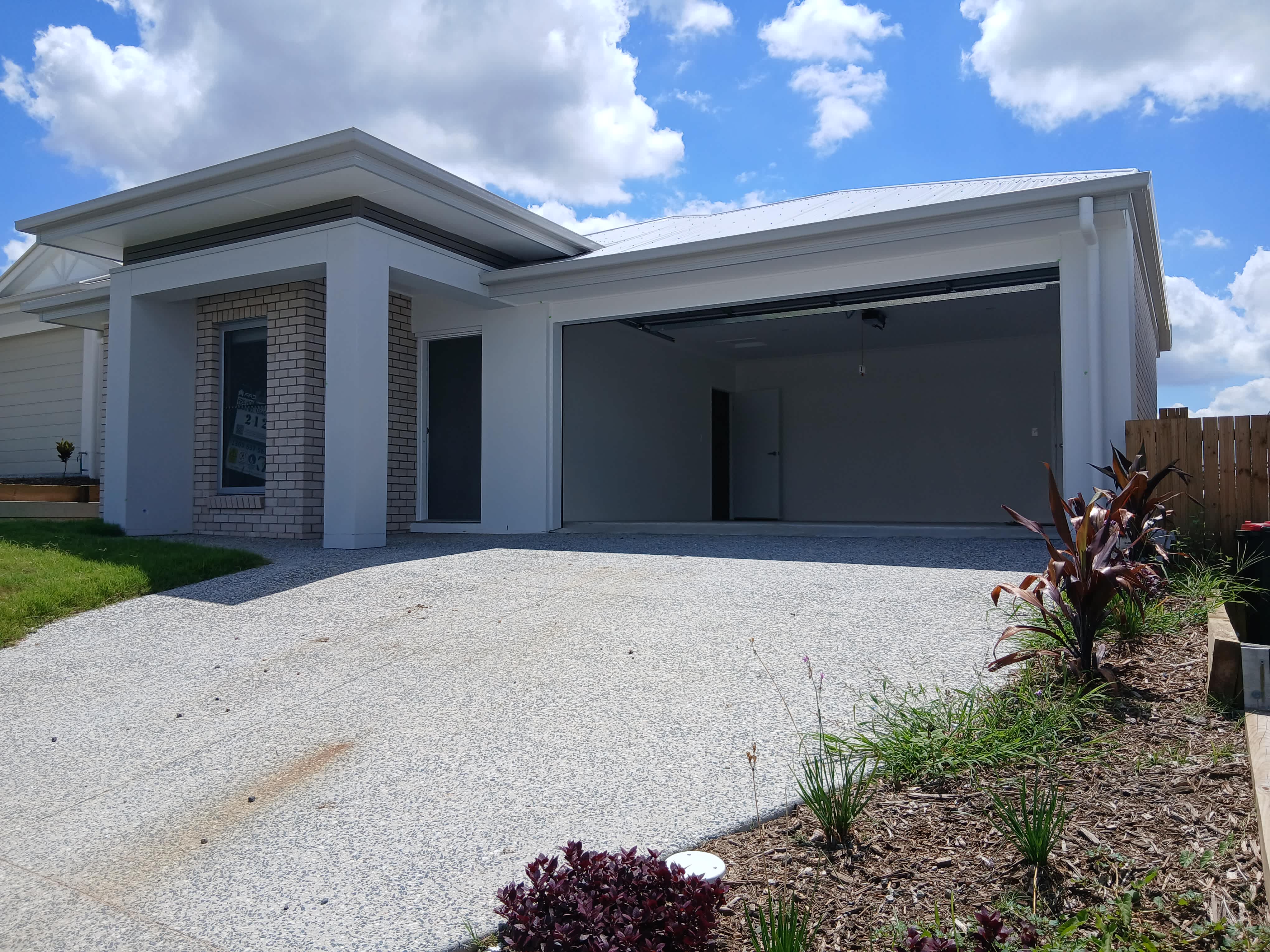 Room Available May for immediate move in-Female — Home image 3