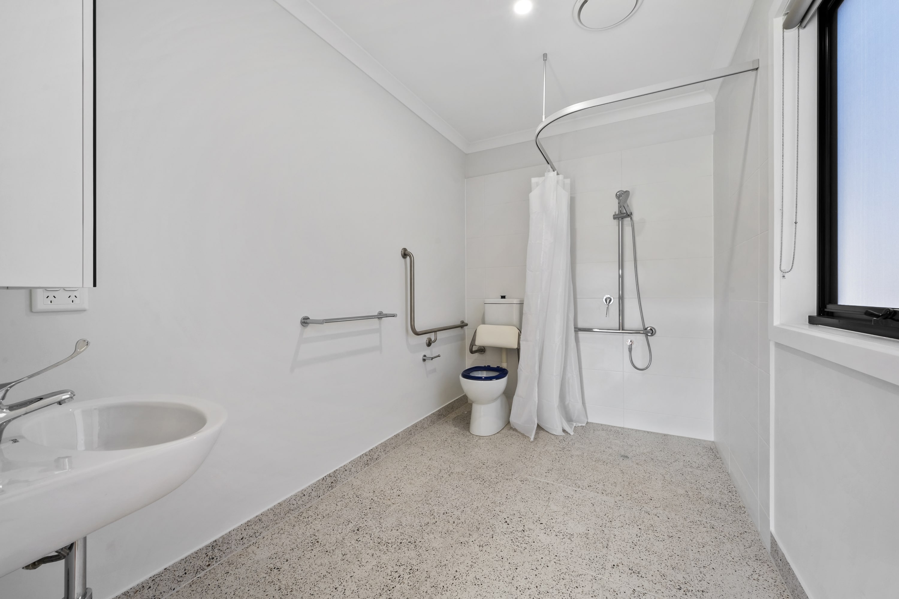 HPS, SDA Home Available in Clyde, Victoria - Ready to Move - In !!! — Home image 8