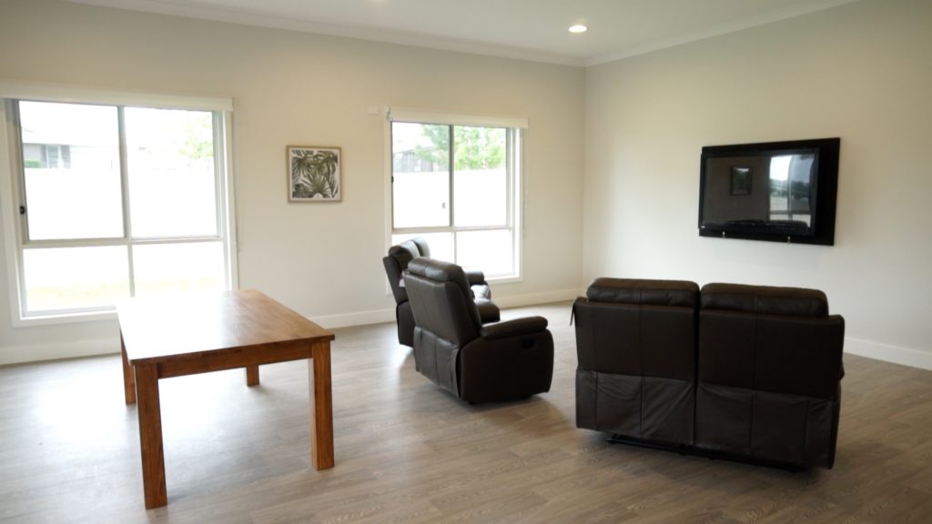 MODERN HPS HOME LOCATED IN MORRISET — Home image 2