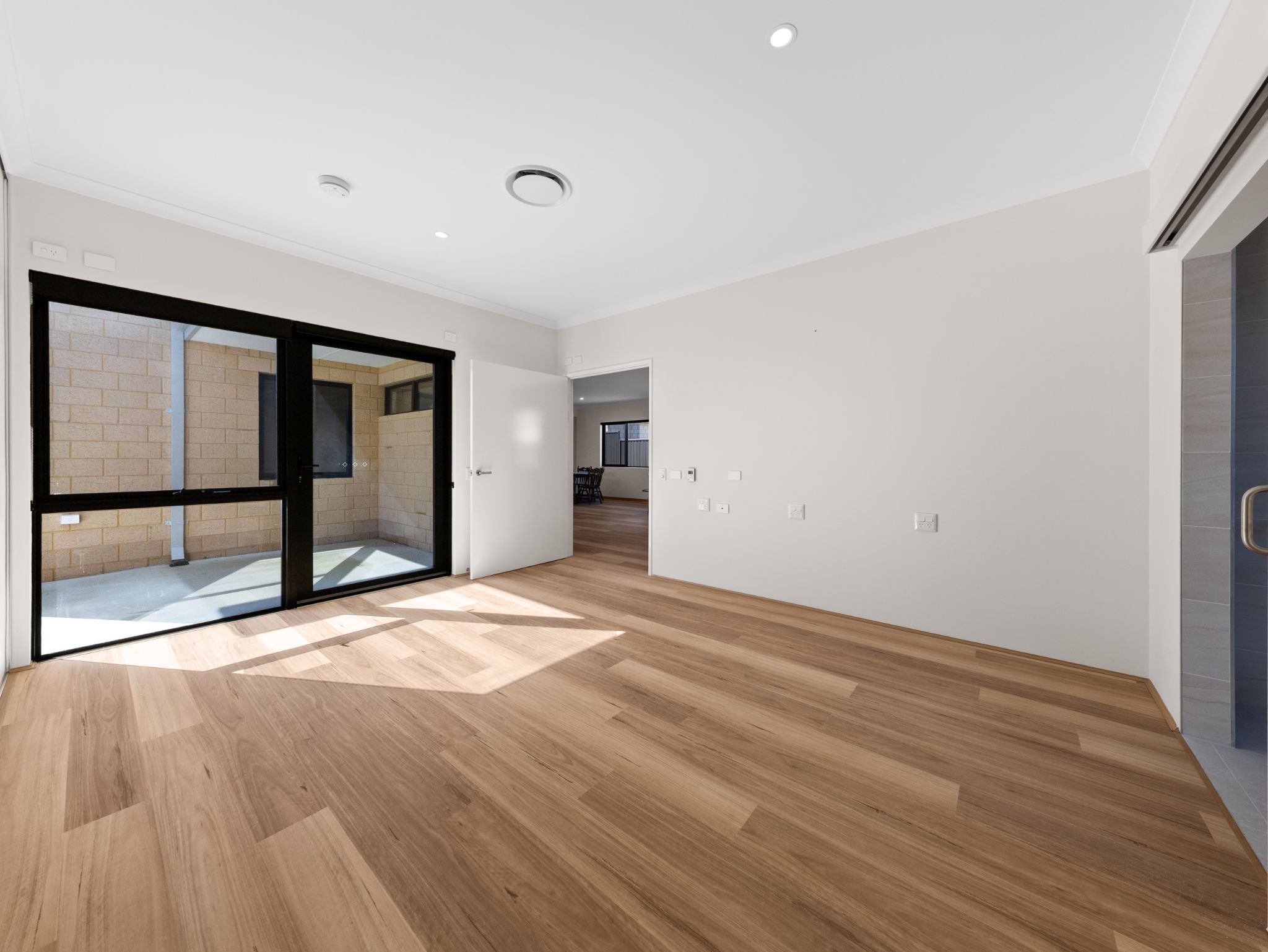 Behzad Golpa — Home image 17