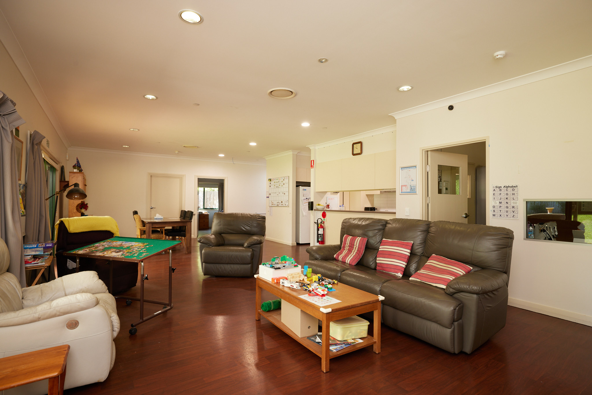 A Light-Filled Home in a Charming, Connected Country Town — Home image 7