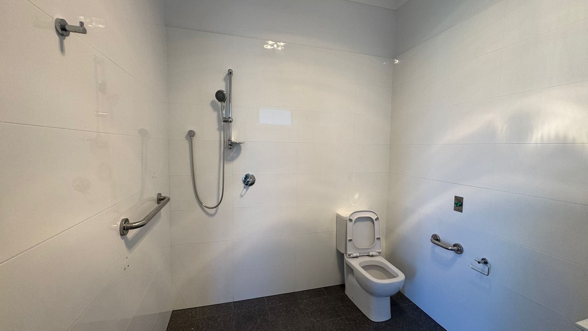 2 Bedroom ROBUST SDA in the heart of Windsor — Home image 11
