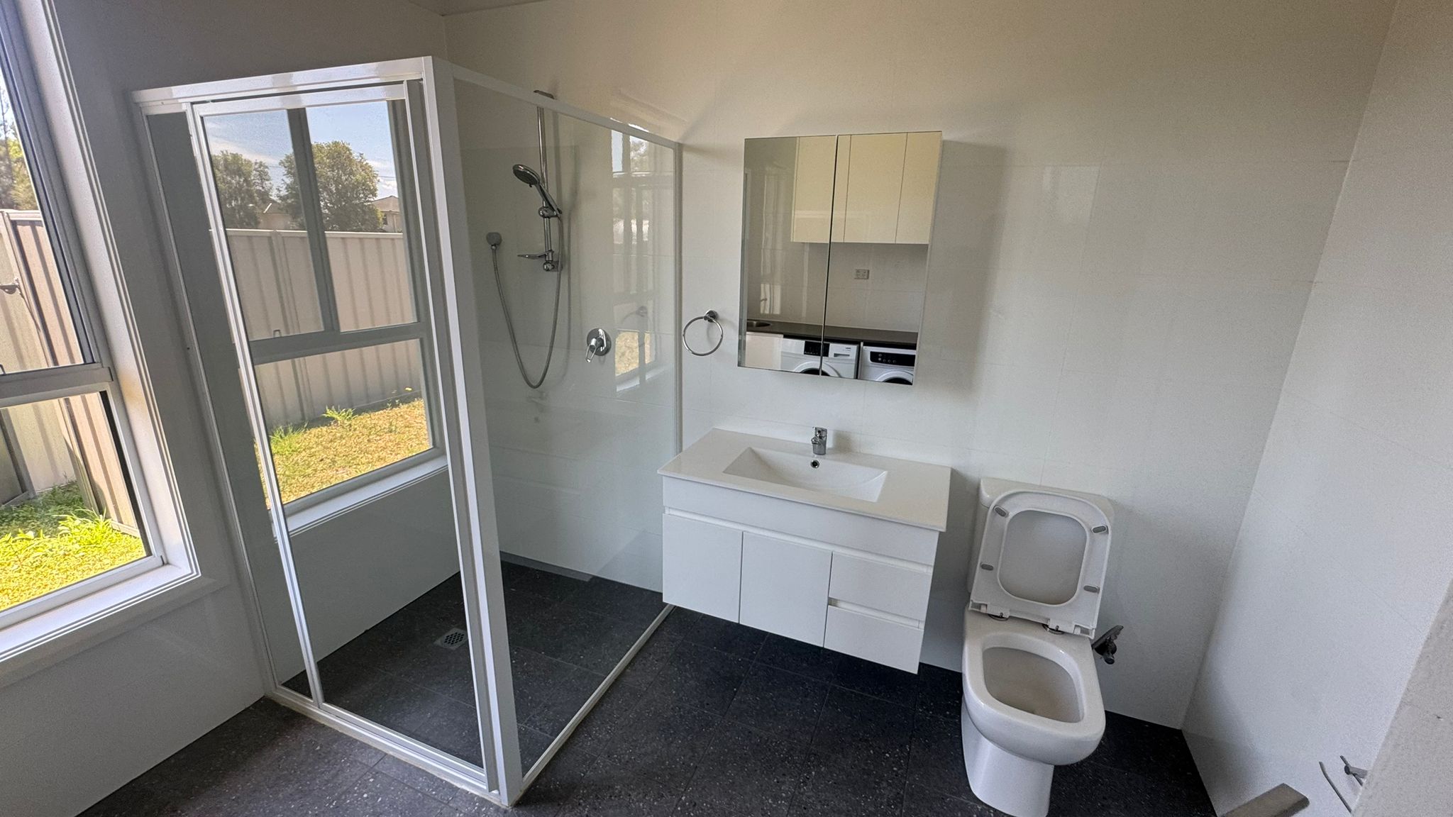 2 Bedroom ROBUST SDA in the heart of Windsor — Home image 14
