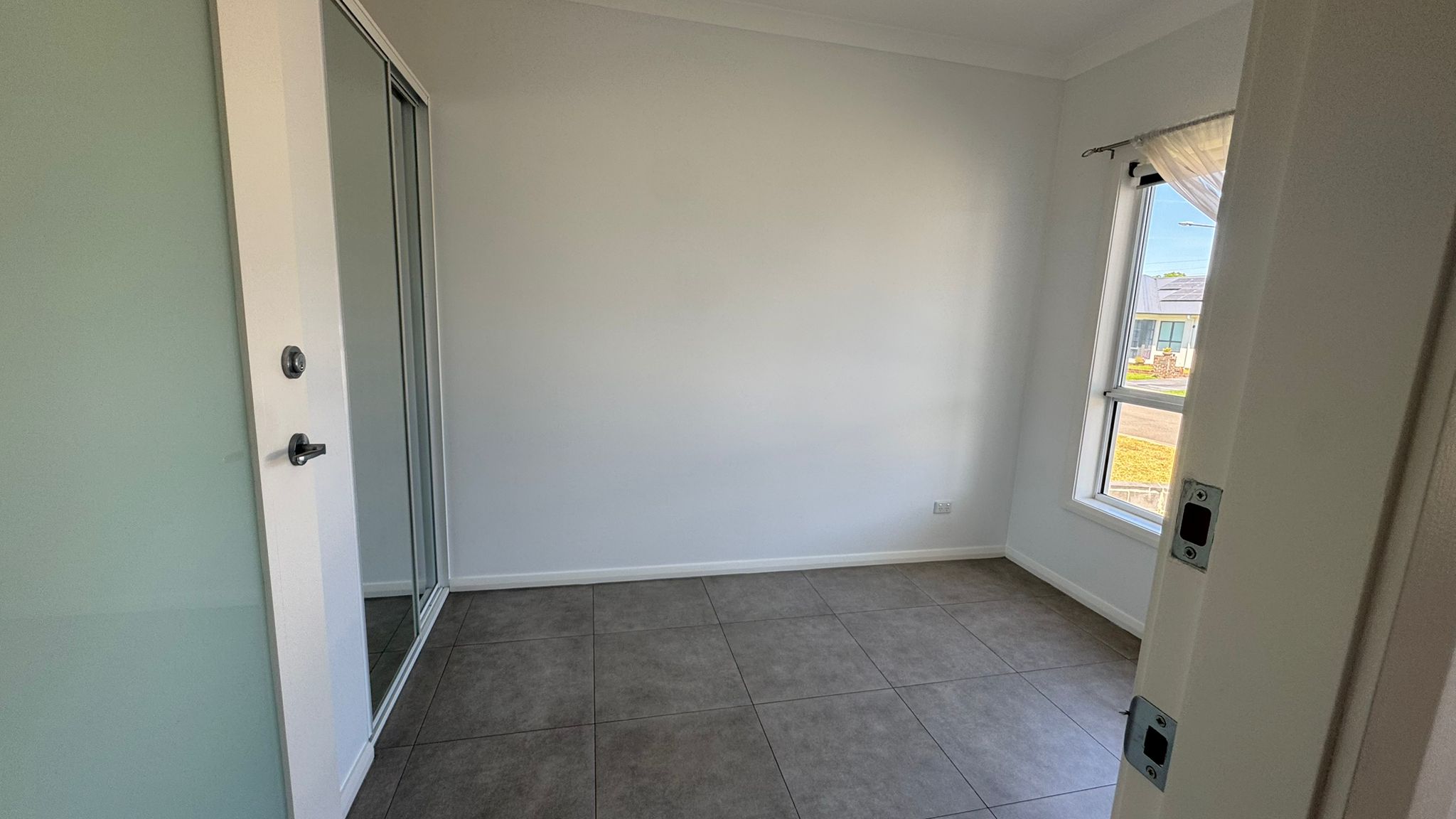 2 Bedroom ROBUST SDA in the heart of Windsor — Home image 2