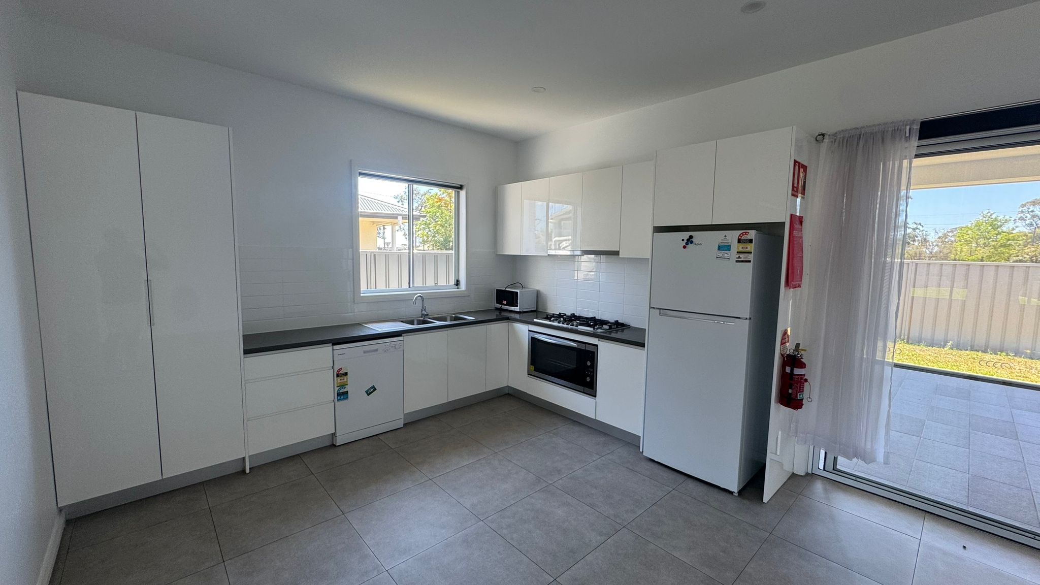 2 Bedroom ROBUST SDA in the heart of Windsor — Home image 6