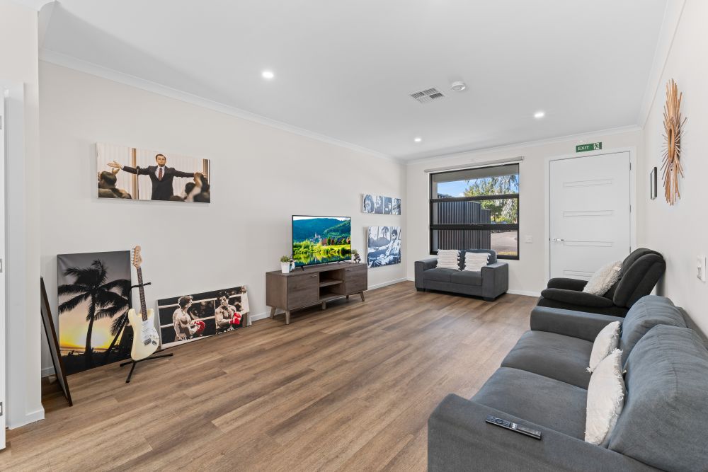 Beautiful High Physical Support SDA Home in Para Hills — Home image 12