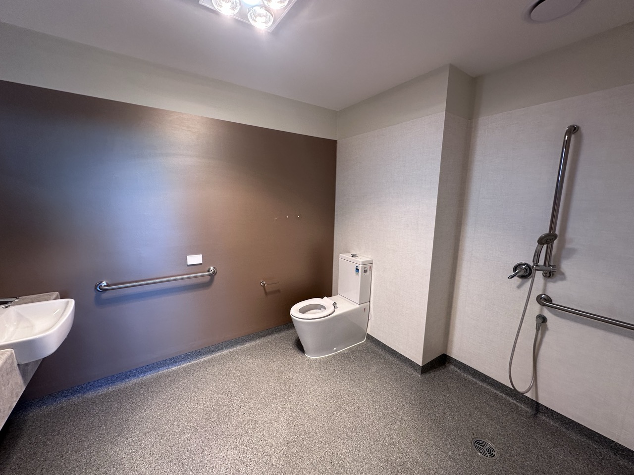 Single Resident Two Bedroom Apartment - SDA HPS / FA / IL & MTA available — Home image 7