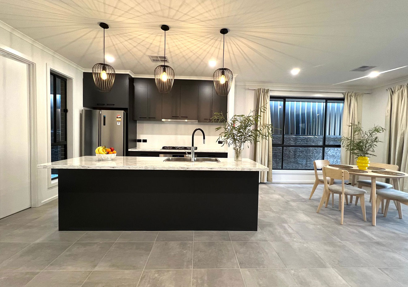 Modern, Stylish, light-filled Danny Met Sally SIL Home Mount Barker, Adelaide — Home image 4