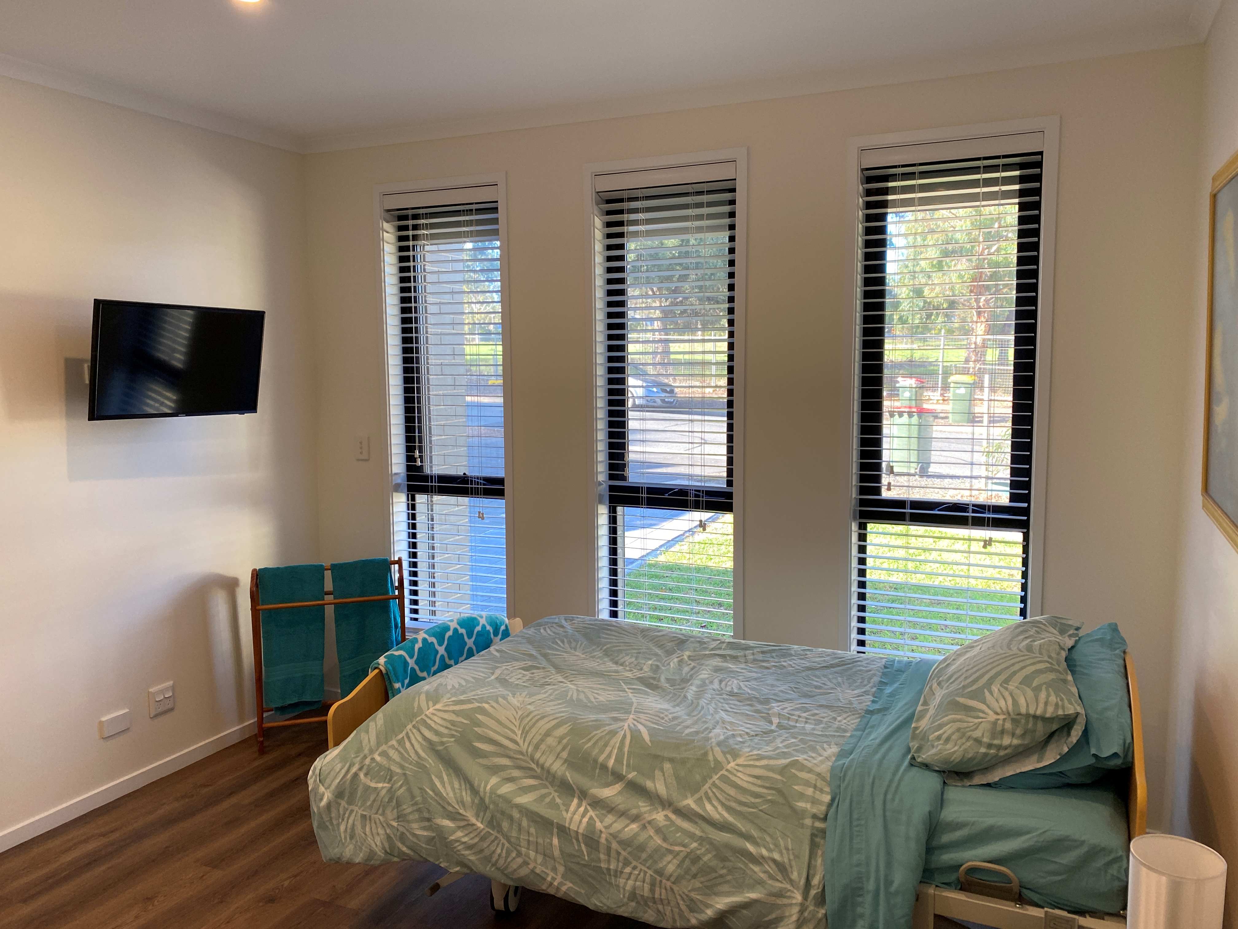Modern Home in Dover Gardens — Home image 7