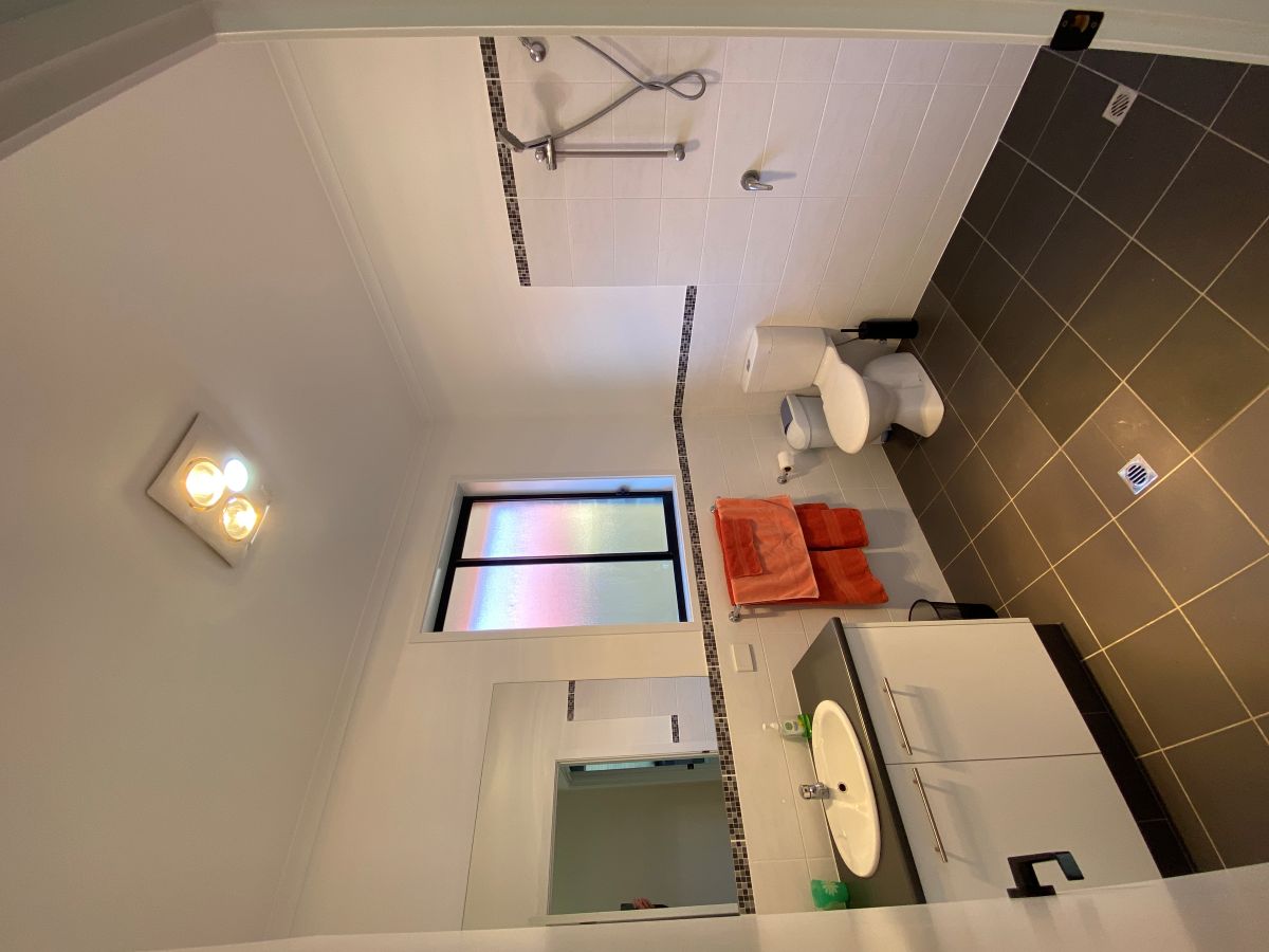 Modern Home in Dover Gardens — Home image 9