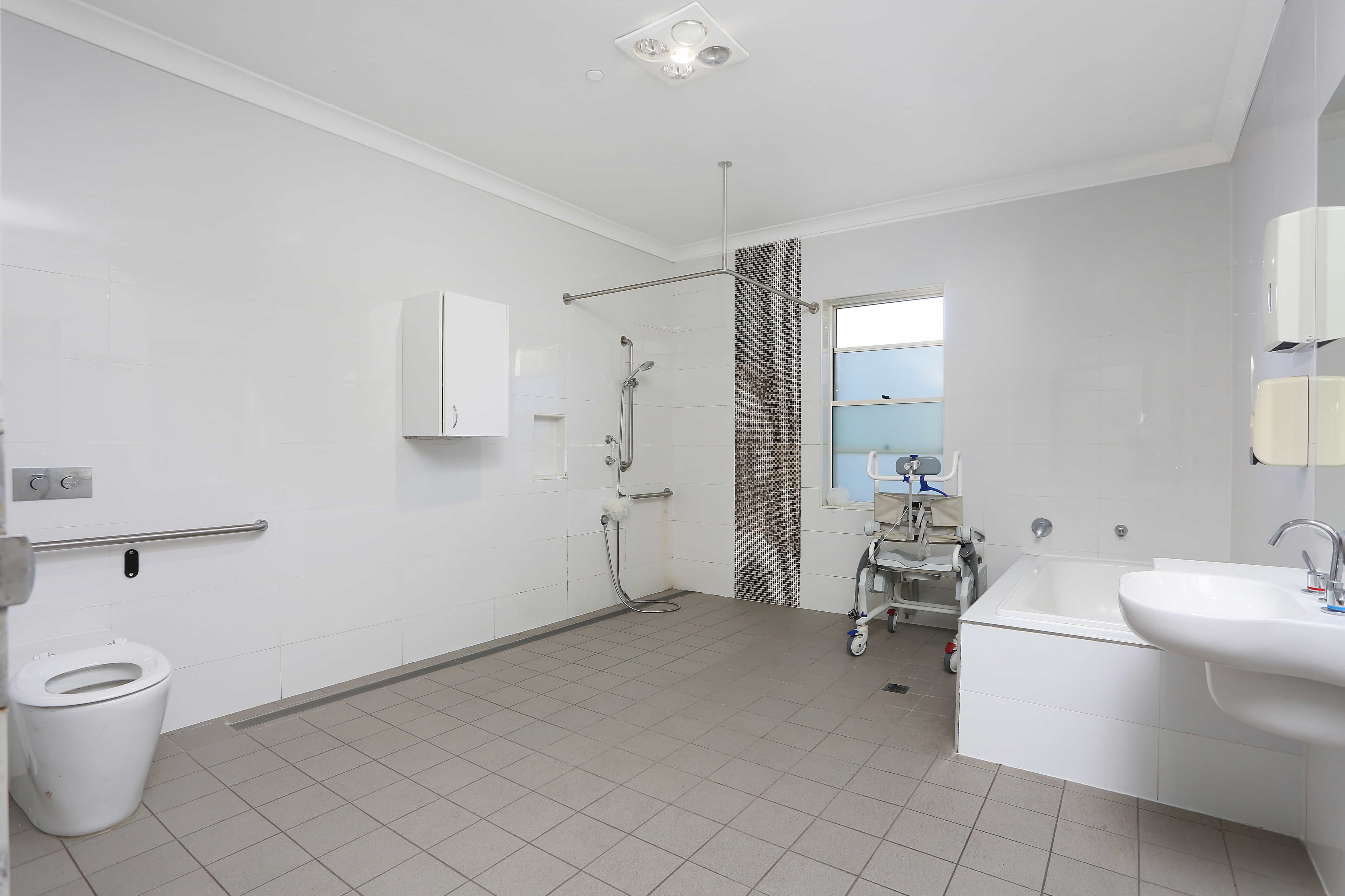 The Ponds - Modern, accessible disability home. — Home image 5