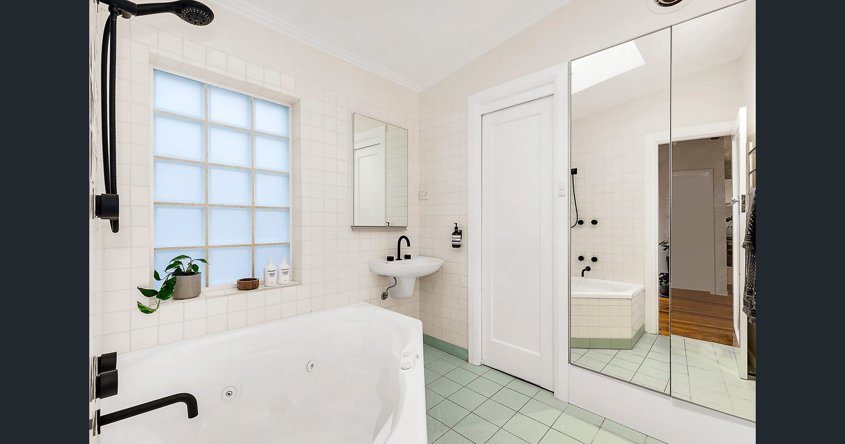 Brighton Bayside SIL 1:3 - 2 Vacancy — Home image 5