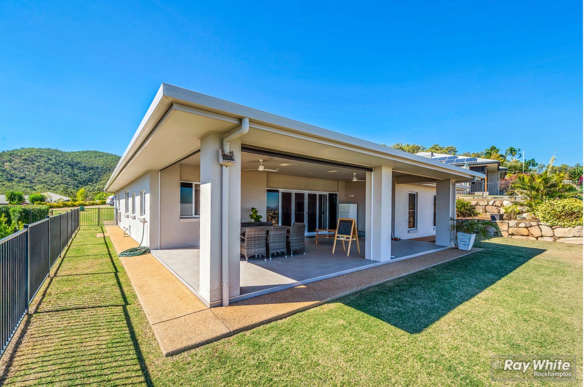 Rockhampton Brand New Home! 1 Bedroom Available Now! — Home image 2