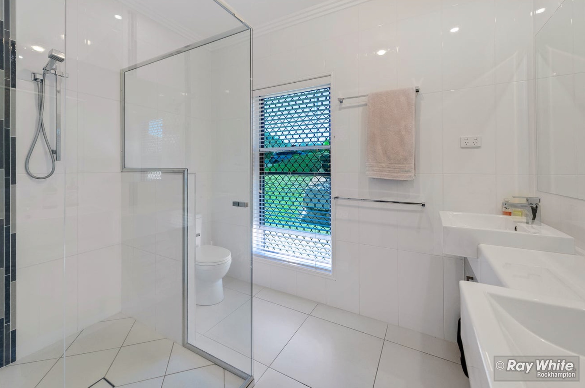 Rockhampton Brand New Home! 1 Bedroom Available Now! — Home image 3
