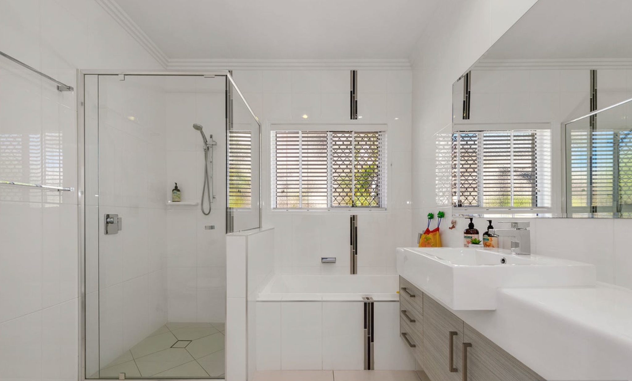 Rockhampton Brand New Home! 1 Bedroom Available Now! — Home image 8