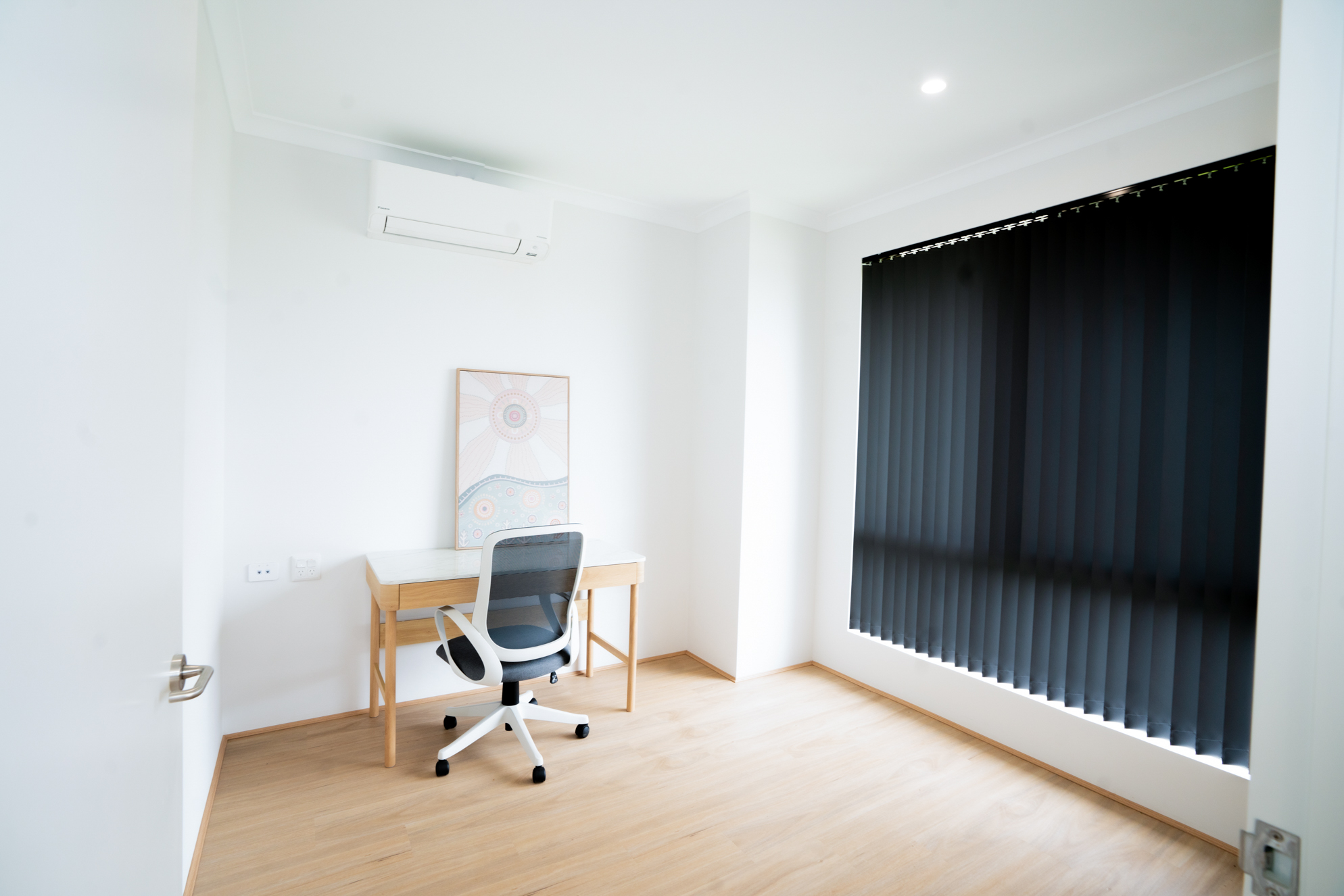 South West HPS 3 bed home with OOA Room in Usher! — Home image 5