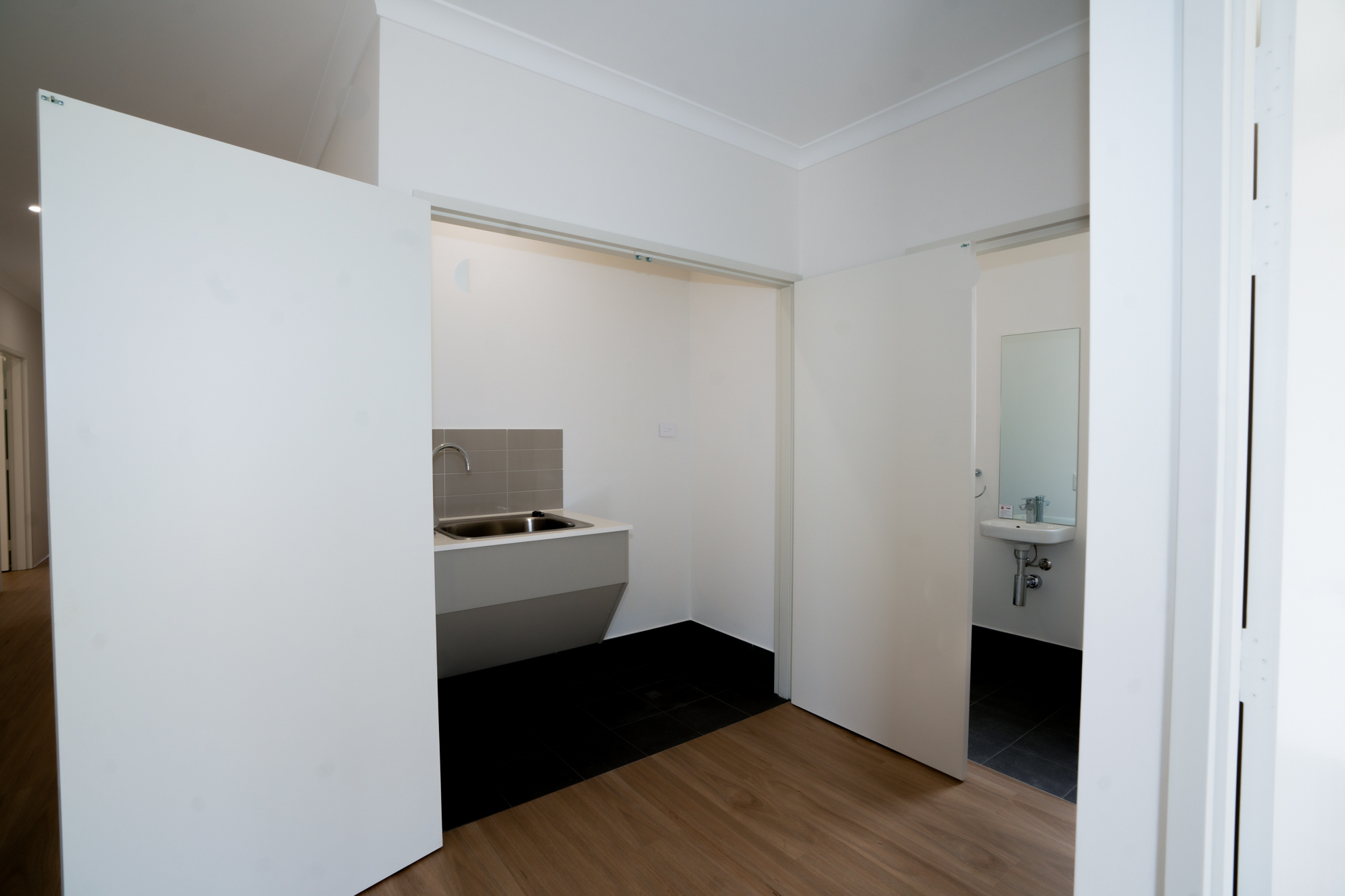 South West HPS 3 bed home with OOA Room in Usher! — Home image 11