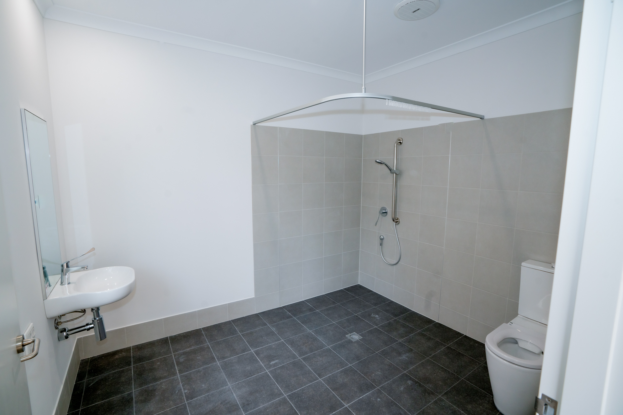 South West HPS 3 bed home with OOA Room in Usher! — Home image 25