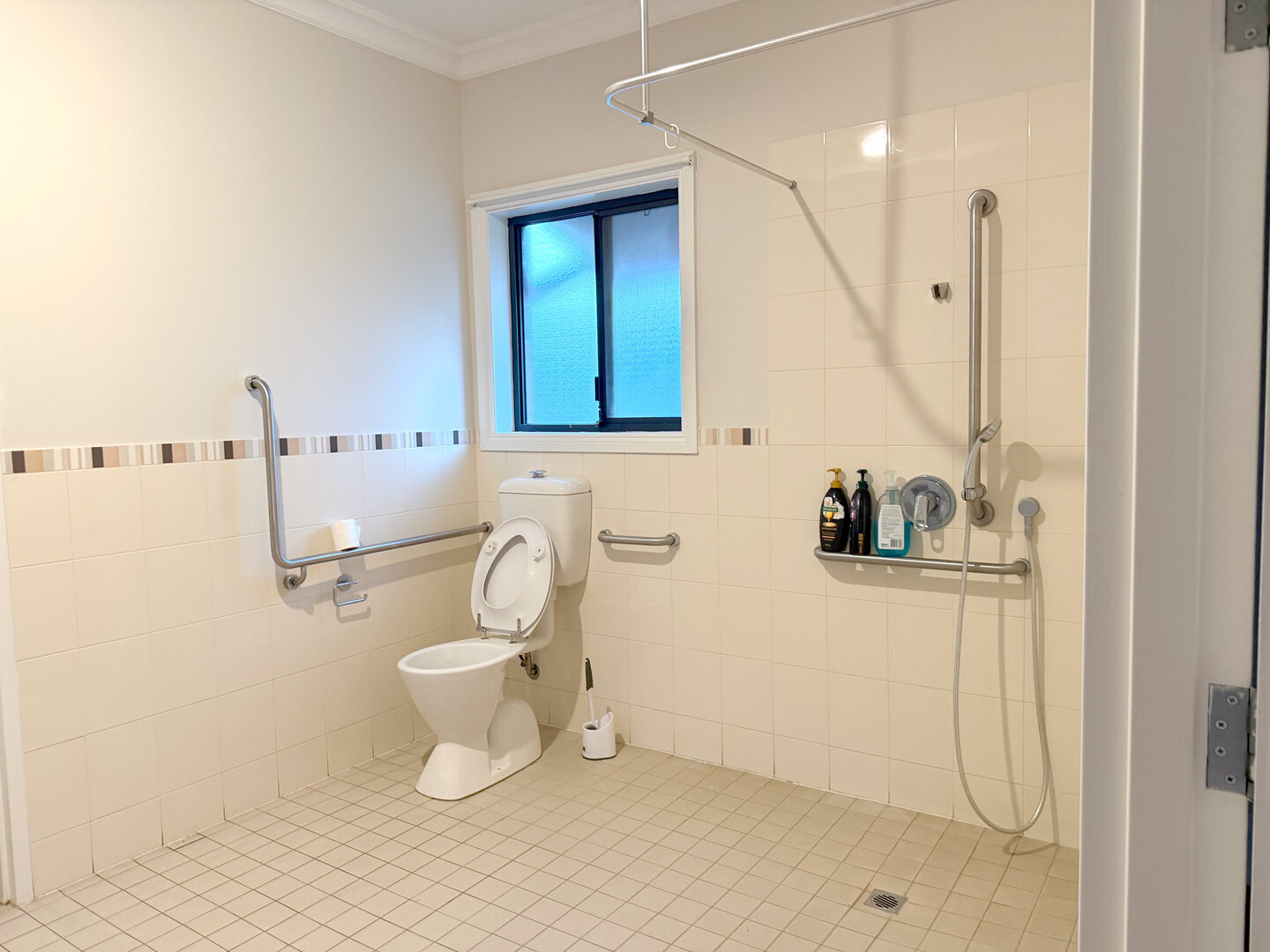 Elizabeth Grove — Home image 7
