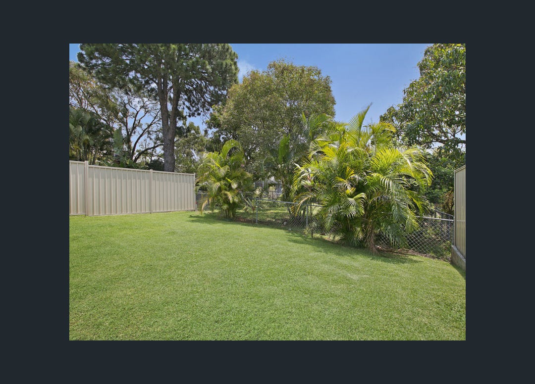 Sunny, light 4 bedroom house on the bayside — Home image 2