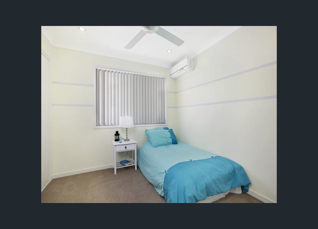 Sunny, light 4 bedroom house on the bayside — Home image 3