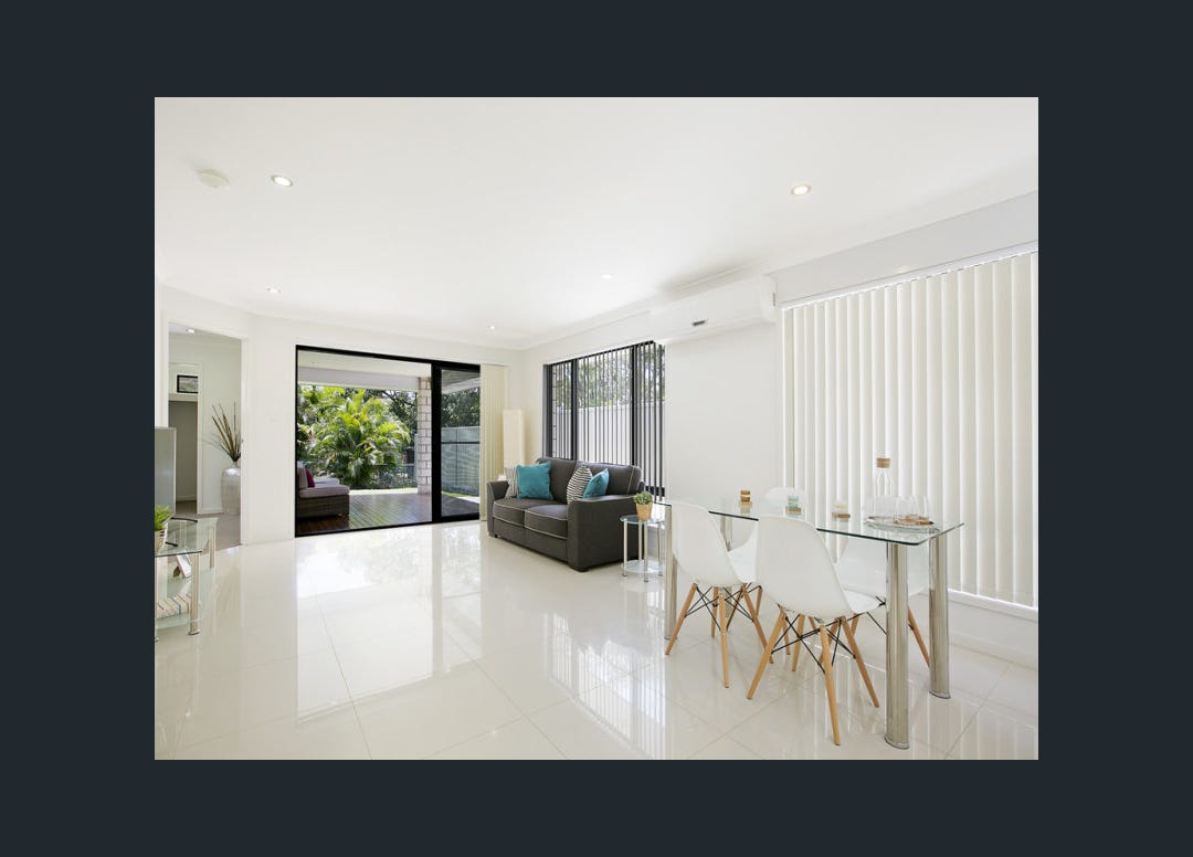 Sunny, light 4 bedroom house on the bayside — Home image 6