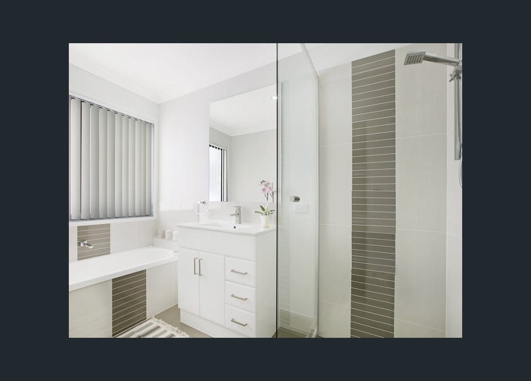 Sunny, light 4 bedroom house on the bayside — Home image 9