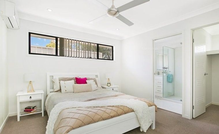 Sunny, light 4 bedroom house on the bayside — Home image 10