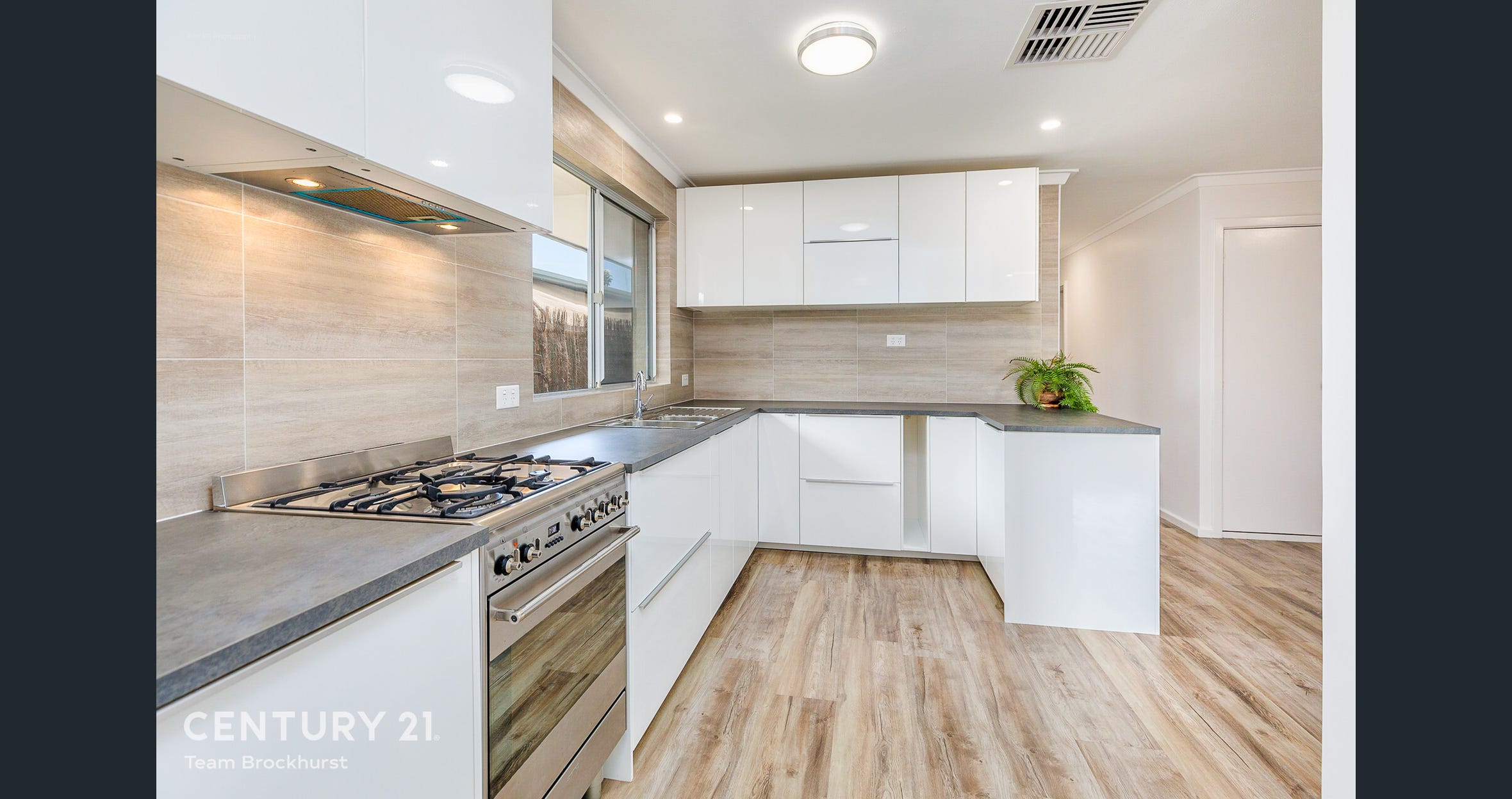 Beautiful SIL Home fully accessible and granny flat — Home image 2
