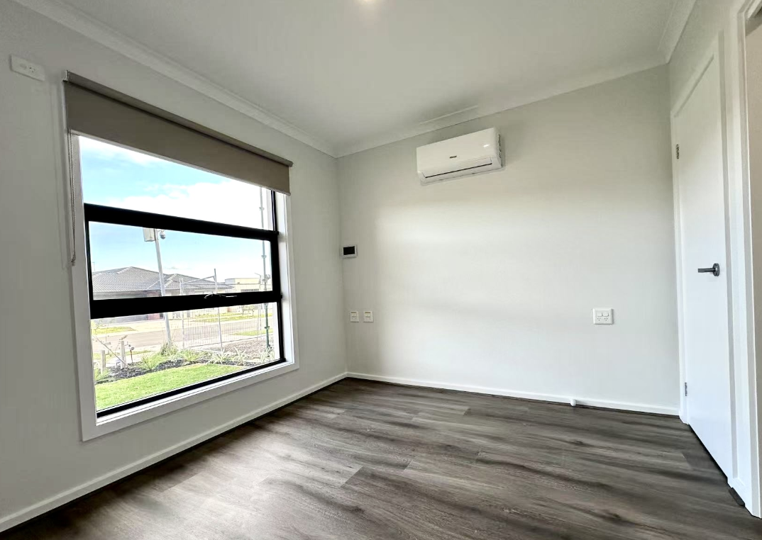 3+OOA HPS SDA Home in Fraser Rise – Modern Living in a Growing Community — Home image 5