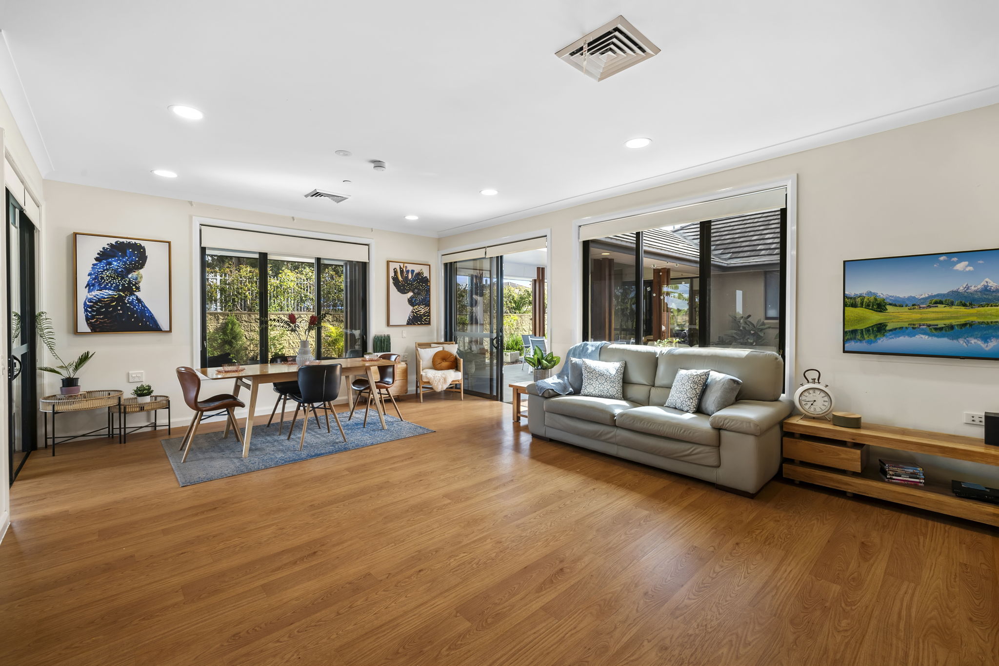 Garden bliss with complex supports in Guildford West — Home image 2