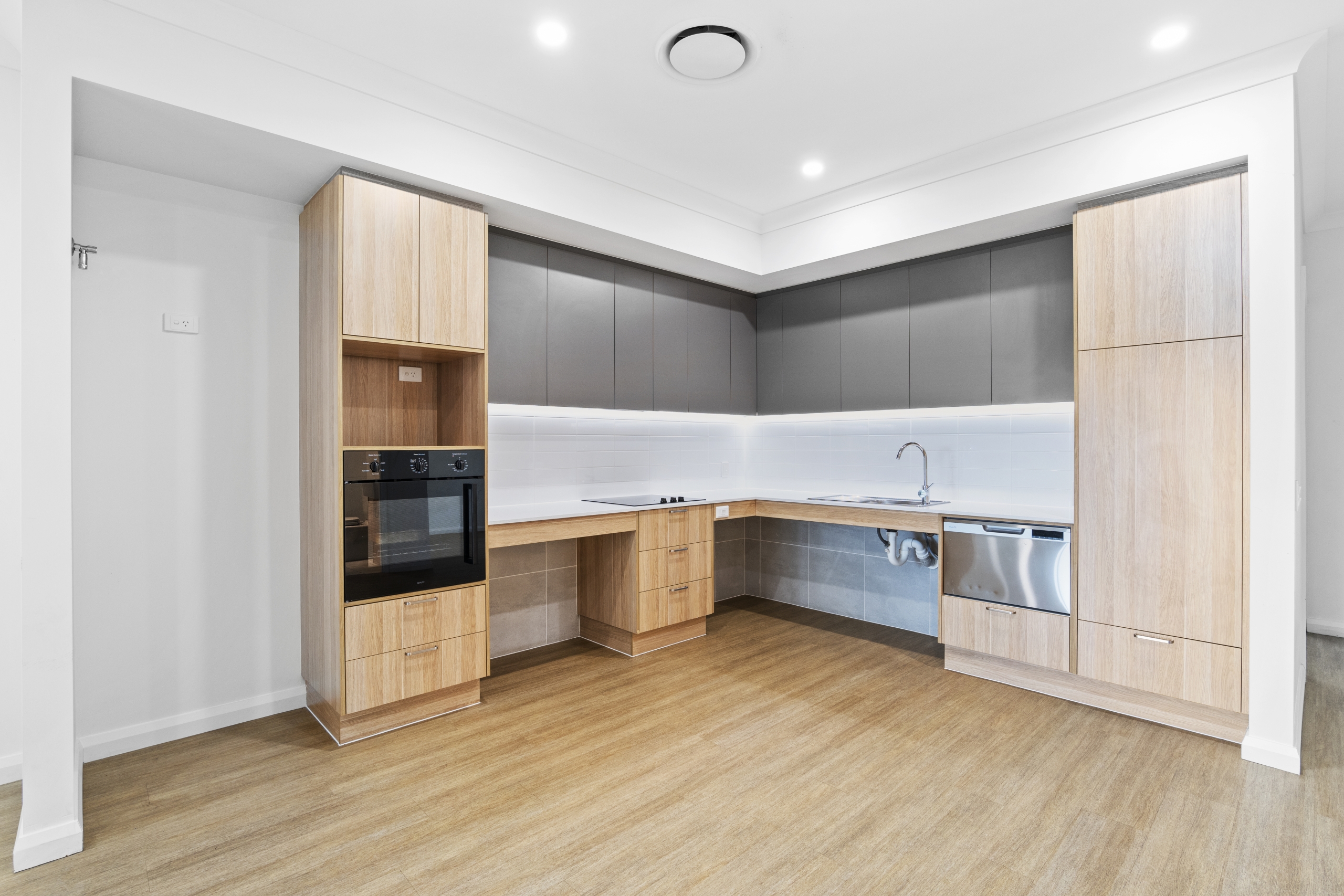 LOGANLEA QLD – HPS VILLA — Home image 4