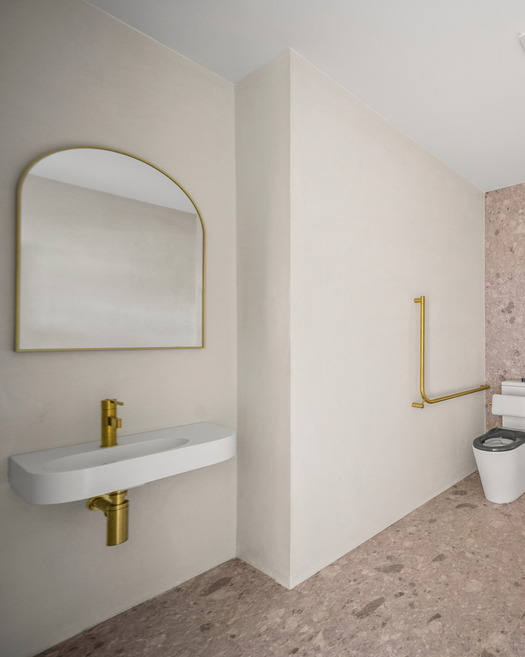 Purpose Built Fully Accessible Home with OOA Accommodation — Home image 3