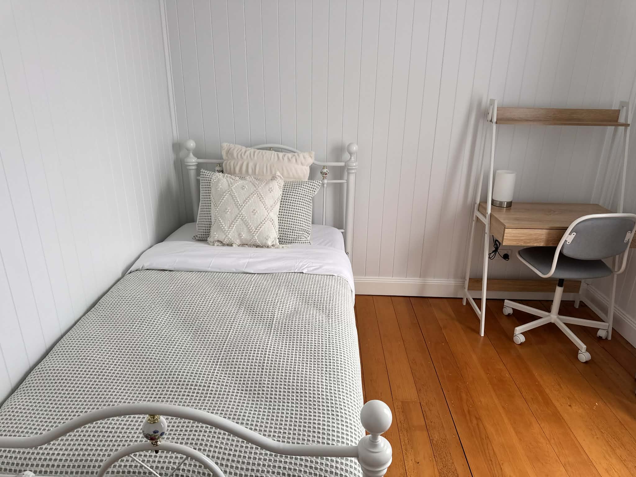 Dream Home Awaits: Fully Renovated & Peaceful SIL in Centenary Heights – 1:3 — Home image 19