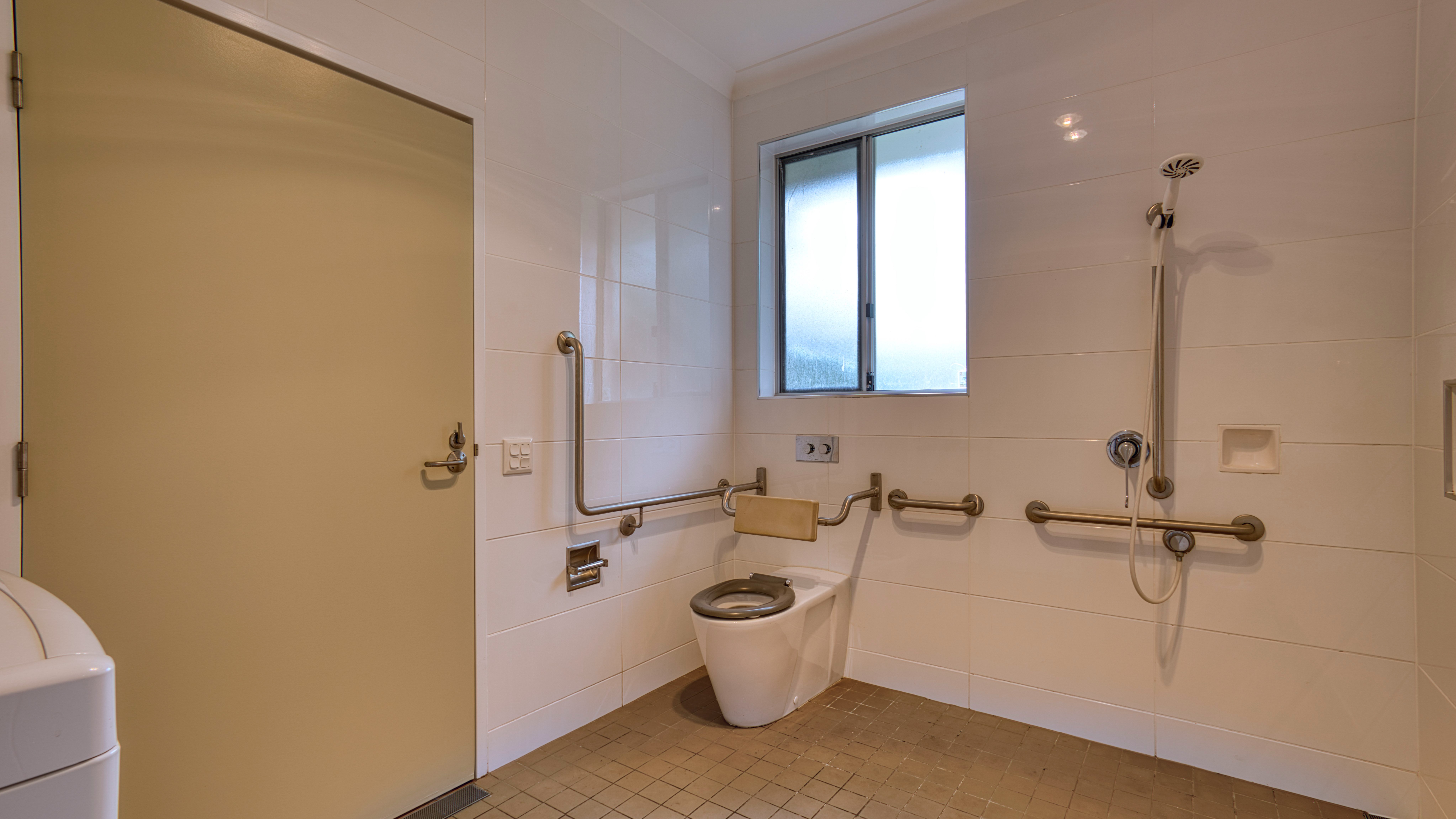 Relaxed, independent living in one bedroom villa central North Gosford — Home image 5