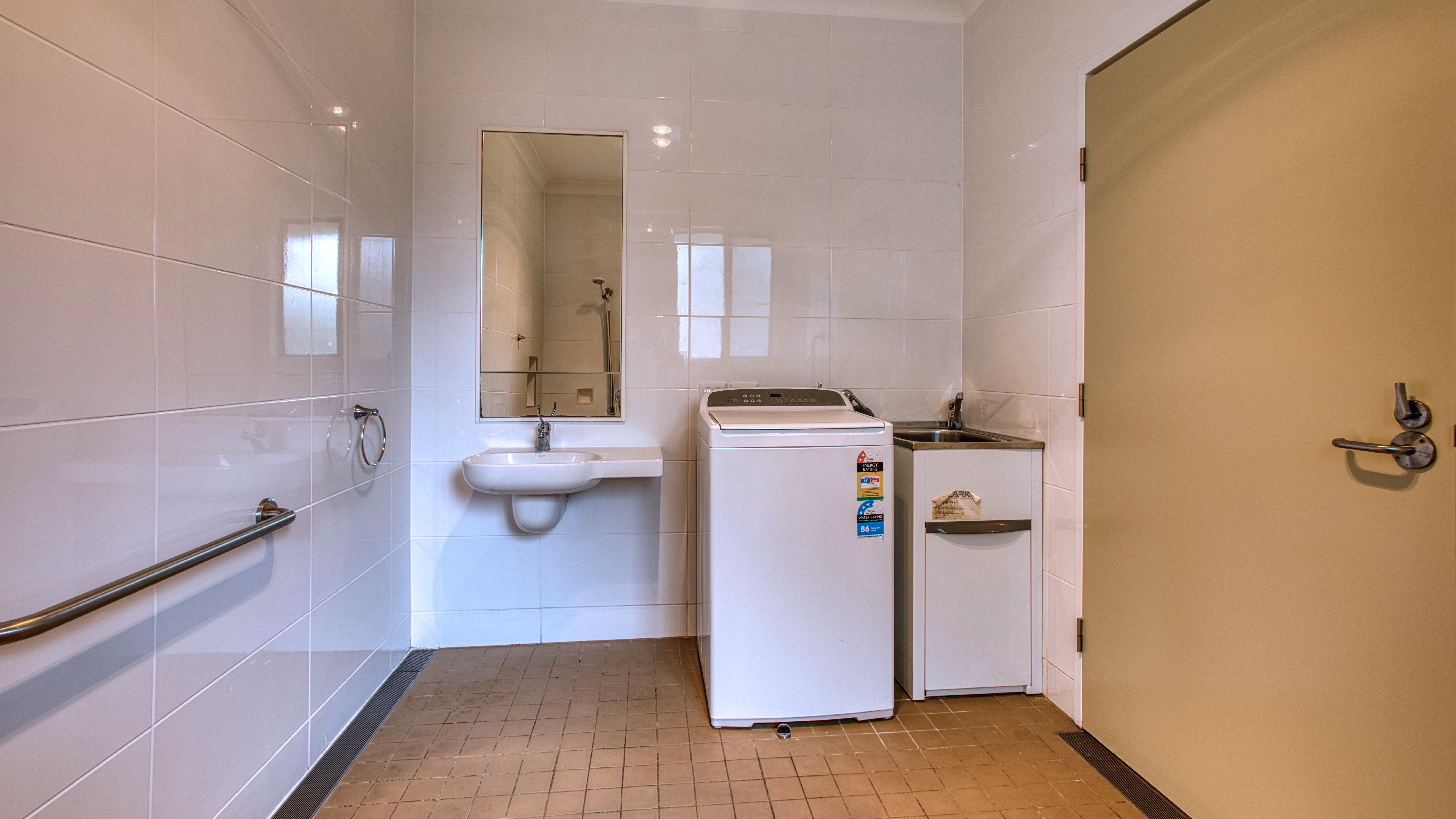 Relaxed, independent living in one bedroom villa central North Gosford — Home image 6