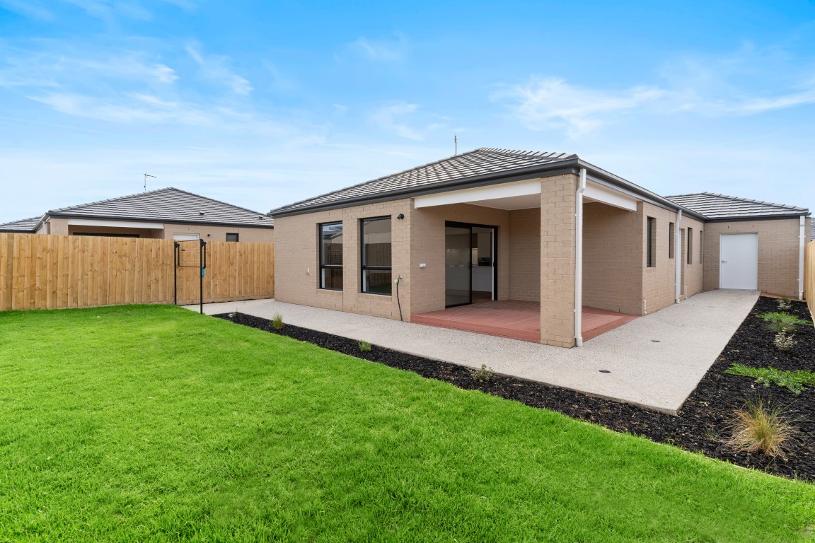3 BR High Physical Support Home with OOA – Armstrong Creek — Home image 10